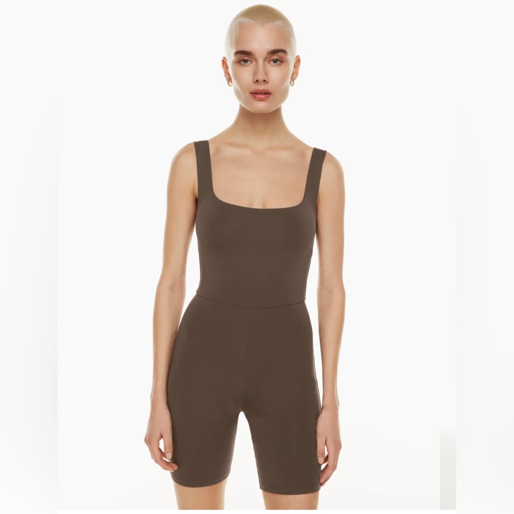 Aritzia Babaton Contour Squareneck Romper in Brown in Size M